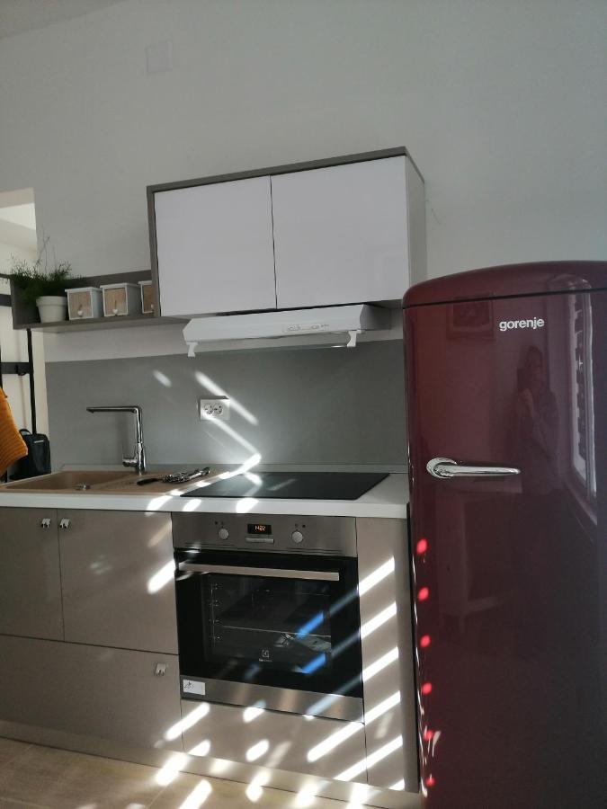 Apartman Semren Appartamento Zagabria Esterno foto