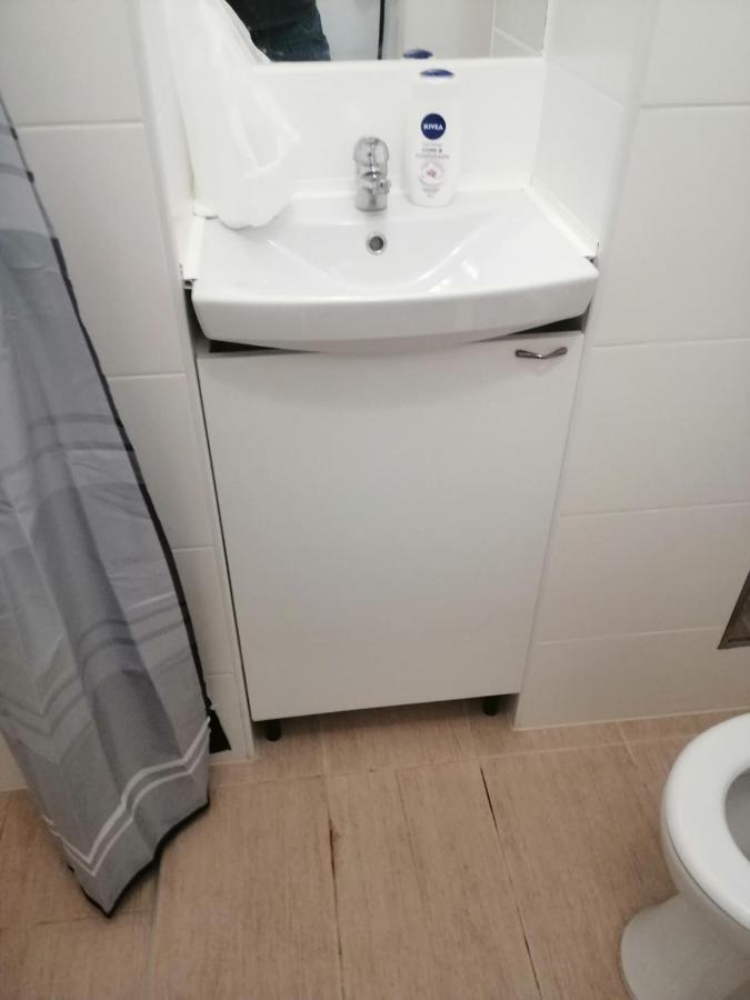 Apartman Semren Appartamento Zagabria Esterno foto